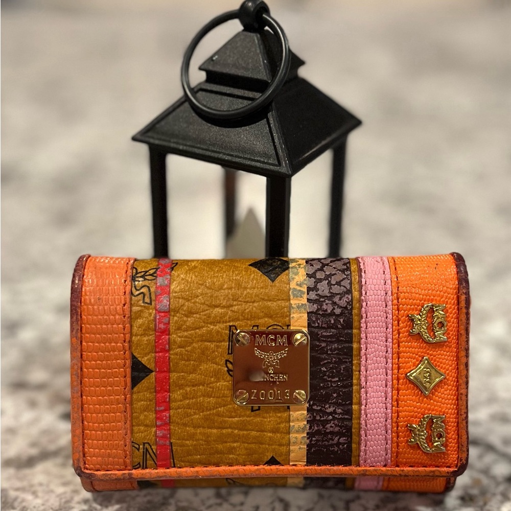 MCM Visetos Trifold Key holder Wallet - Picture 3 of 15